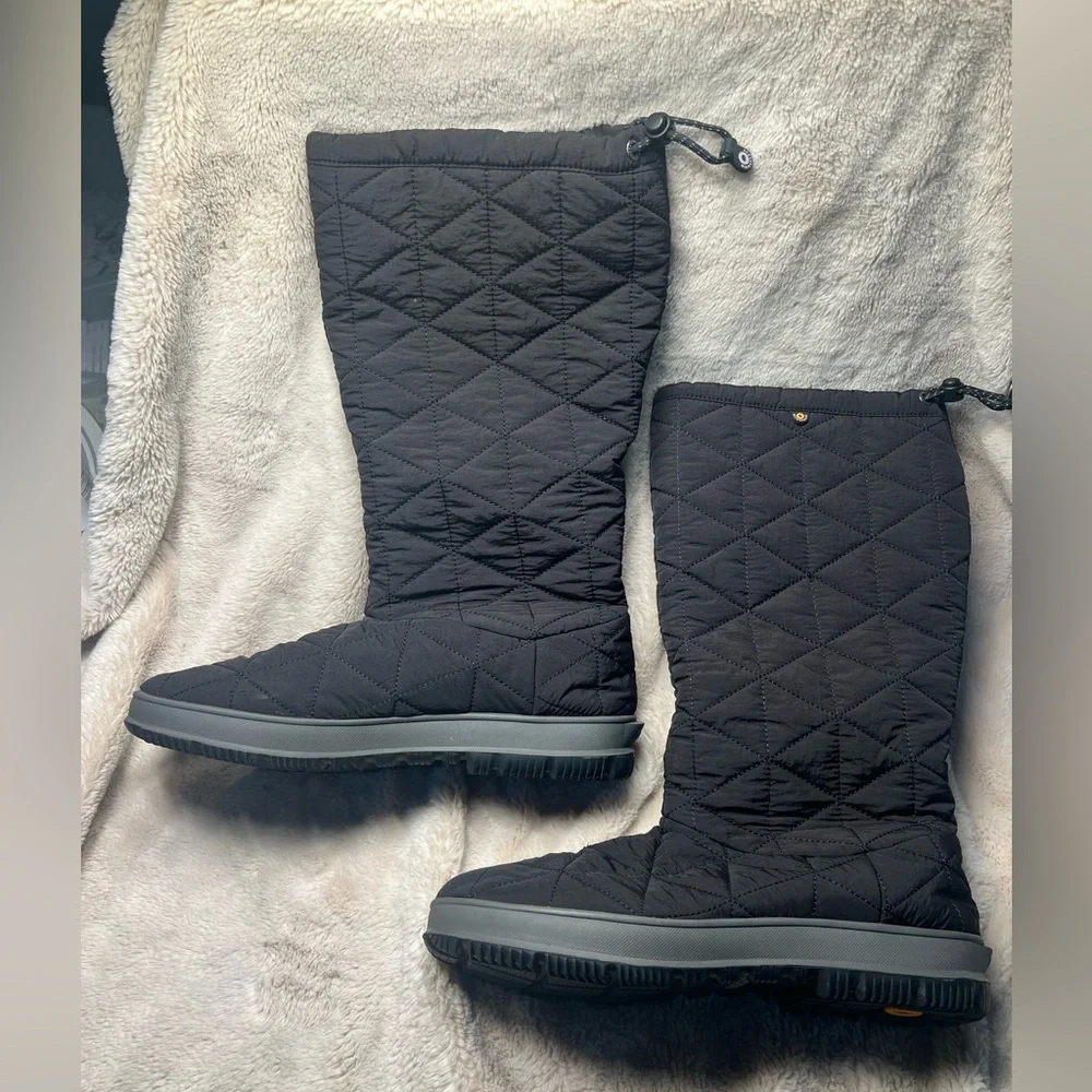 Bogs Women's Snowday Tall Boot Size 11 no insoles